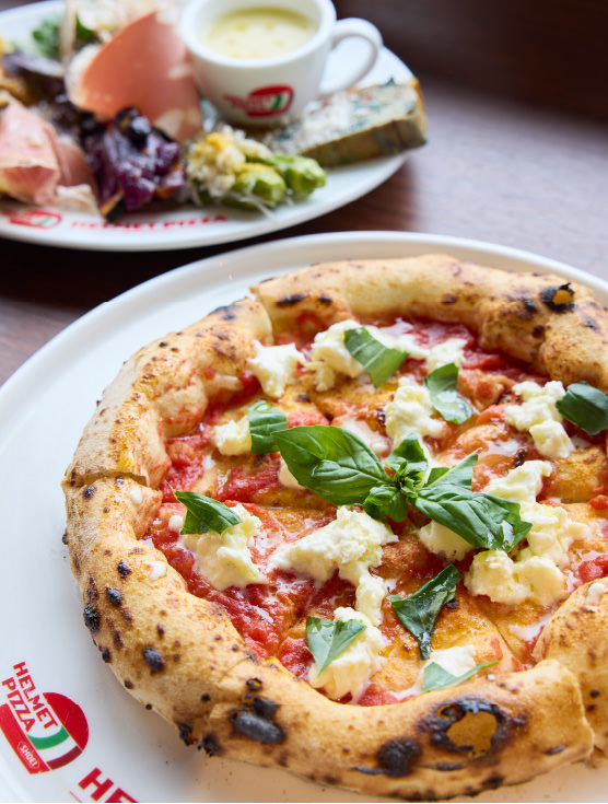 HELMET PIZZA