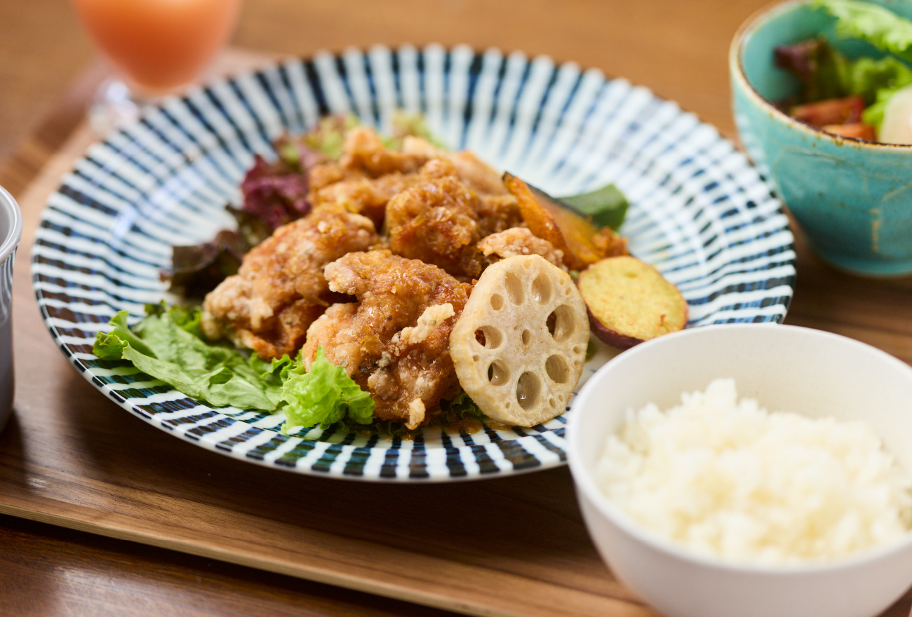 ANTIQUA TREE CAFEの油淋鶏