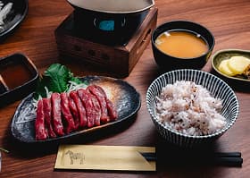 奥津軽中泊産馬肉専門店 馬神 -MEGAMI- 塩竈本店