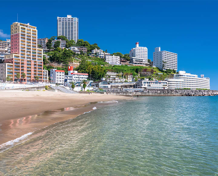 海と山に囲まれた自然豊かな観光地、