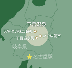 鳥取県中部にある三朝温泉の位置と、倉吉白壁土蔵群、三徳山・輪光院、足湯「河原の湯」、三朝ヨーグルトなど周辺の観光スポットを示した地図。