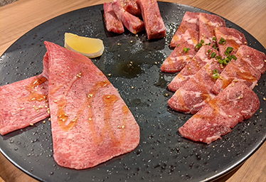 焼肉 牛猿 NIKUZARU