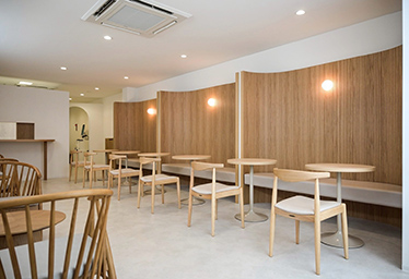 CAFE KUTSUROGI