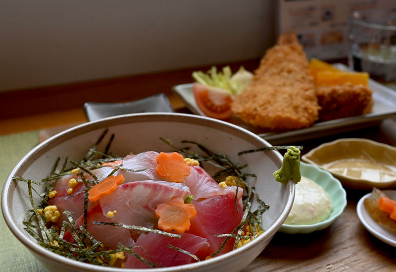 海鮮丼 想