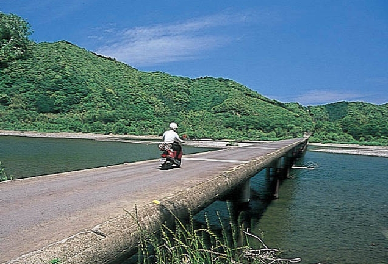 佐田沈下橋