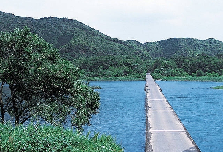 佐田沈下橋