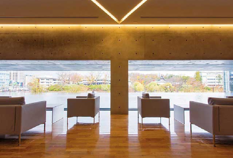 秋田県立美術館