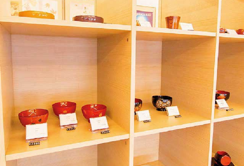 秋田県立美術館