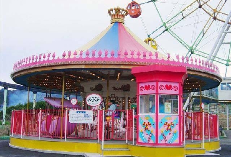 秋吉台自然動物公園　サファリランド