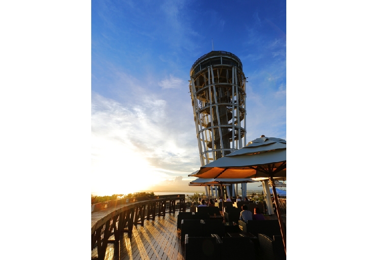 江の島サムエル・コッキング苑／江の島シーキャンドル（展望灯台）