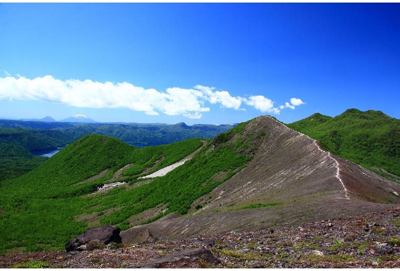 樽前山