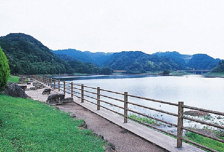 亀山湖