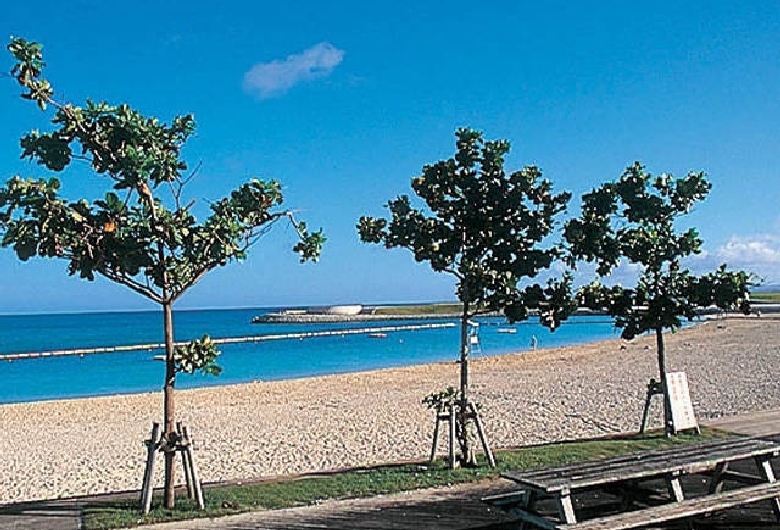 ぎのわんトロピカルビーチ