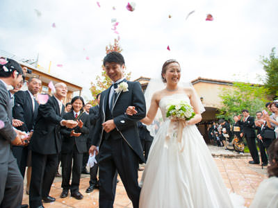 「リブロウエディング」