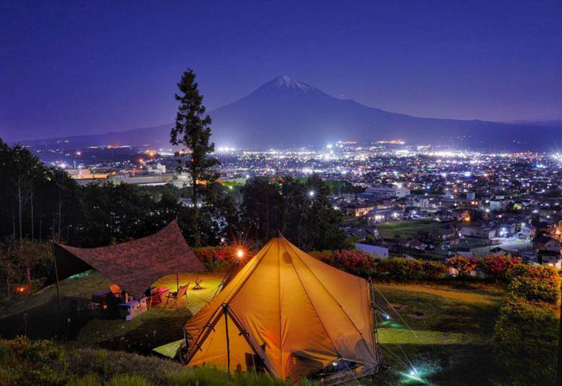 富士山と夜景のキャンプ場 桂の森 CAMPERS FIELD