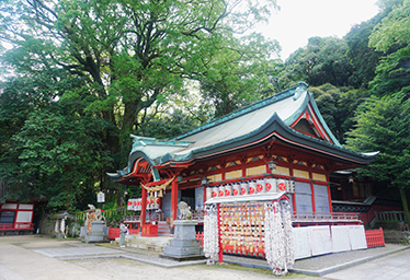 八幡朝見神社