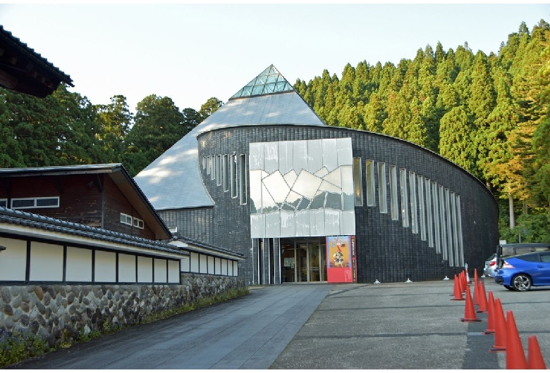 富山県立山博物館