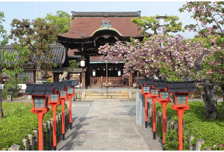 六孫王神社