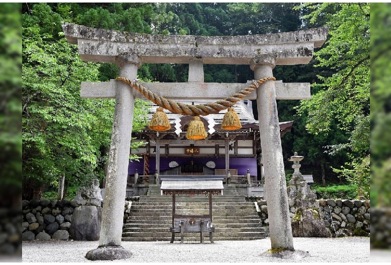 白川八幡宮（白川郷）