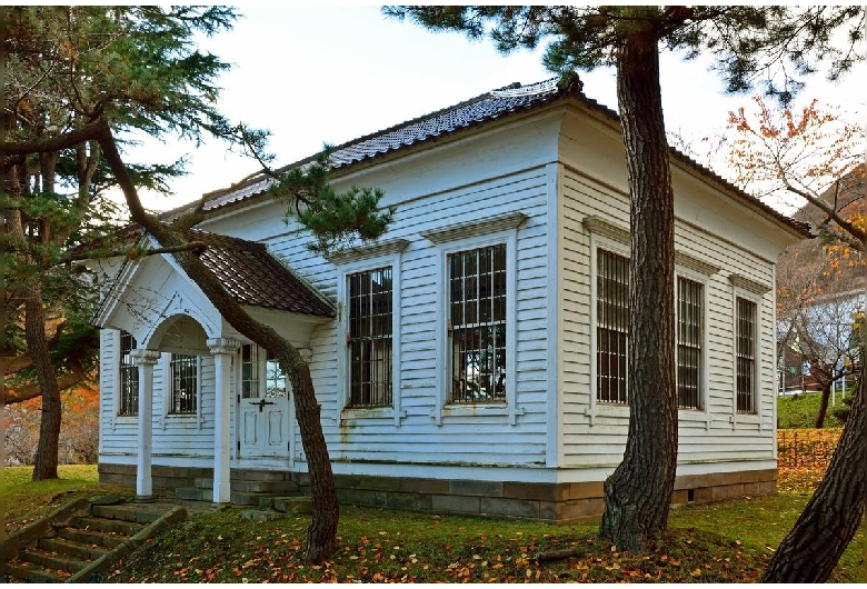 旧函館博物館1号・2号（函館公園）