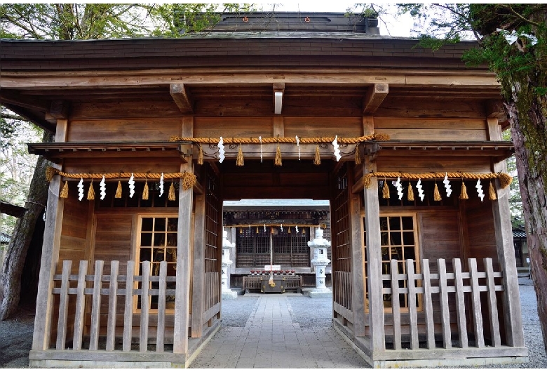 忍野八海 淺間神社