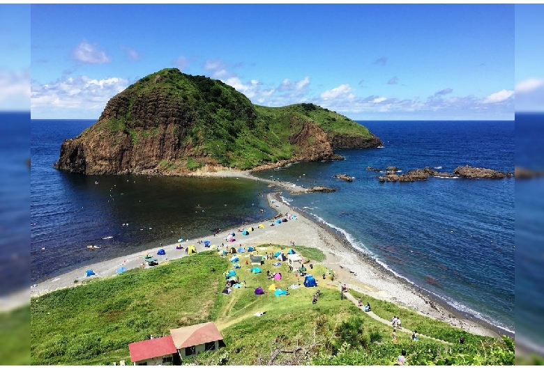 二ツ亀海水浴場（佐渡島）