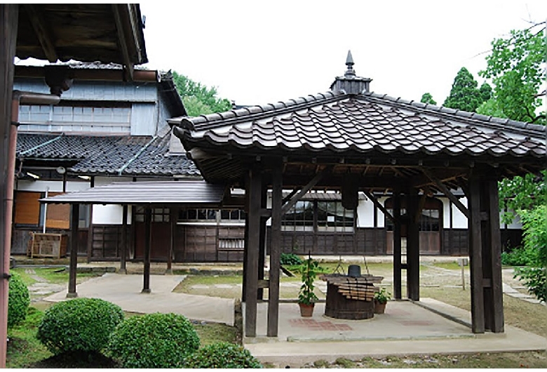 豪農の館内山邸（富山県民会館分館）