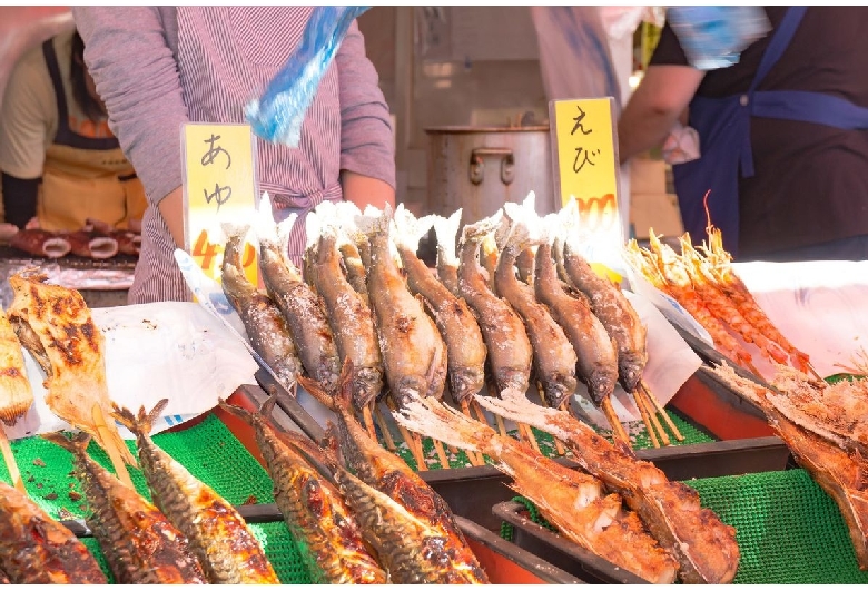 寺泊 魚の市場通り