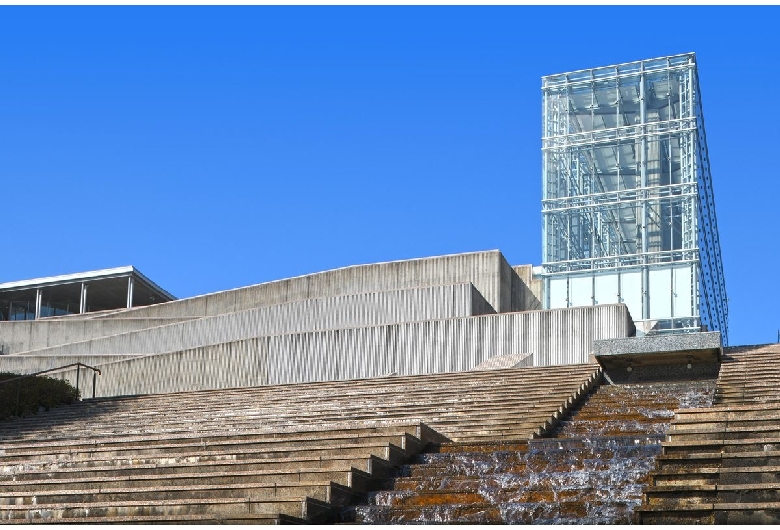 岡崎市美術博物館