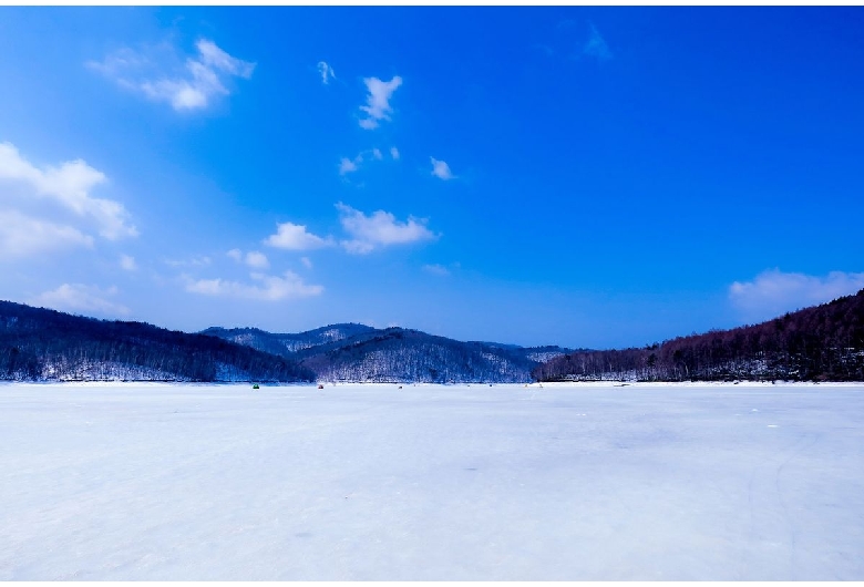 岩洞湖