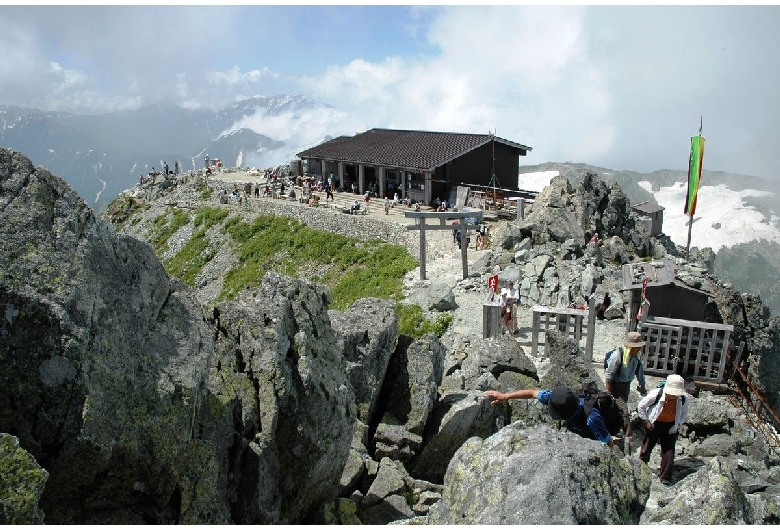 雄山神社峰本社