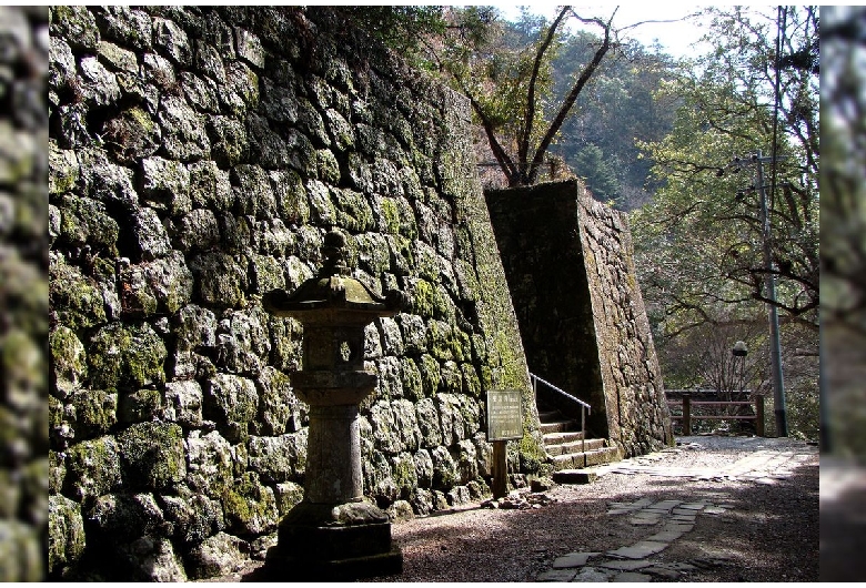 鳳来山東照宮