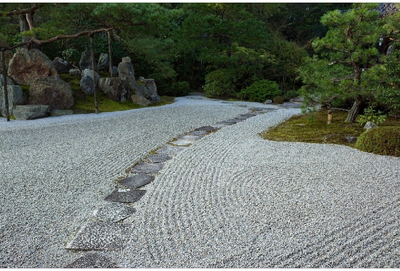 金地院庭園（鶴亀庭園）