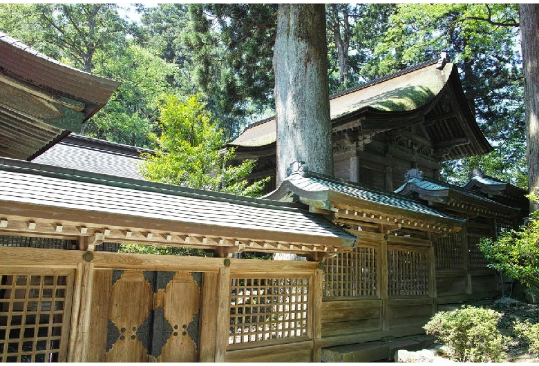 雄山神社（岩峅前立社壇）