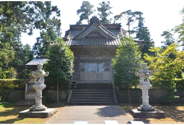 椎崎諏訪神社（佐渡島）