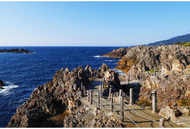 尖閣湾（佐渡島）