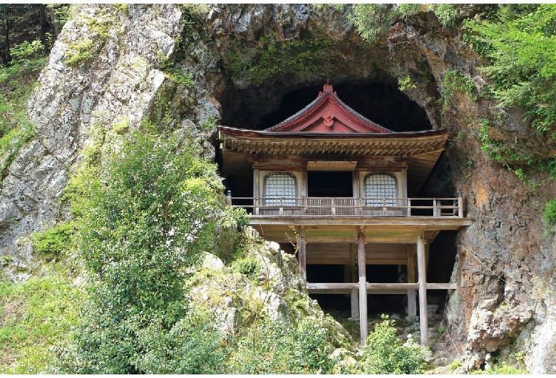 不動院岩屋堂