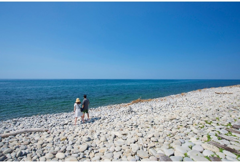 鳴り石の浜（花見海岸）