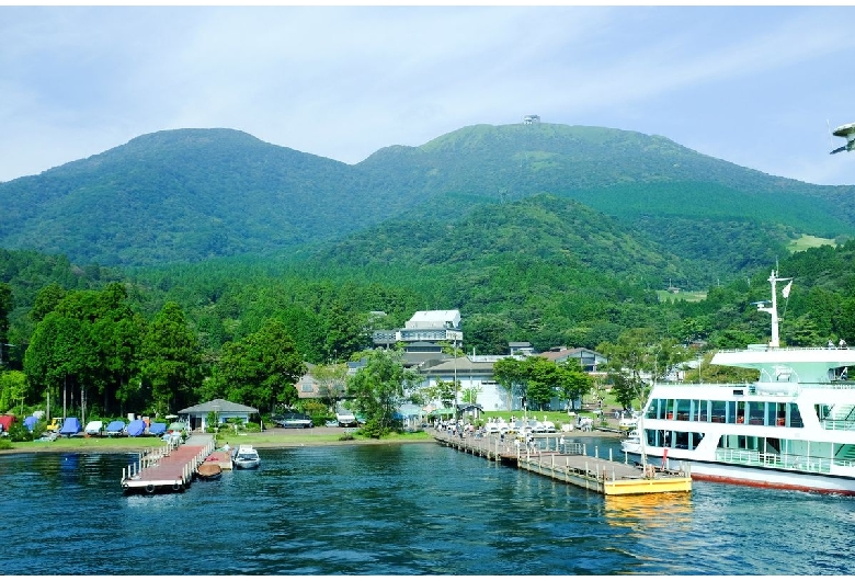 芦ノ湖遊覧船（箱根園港）