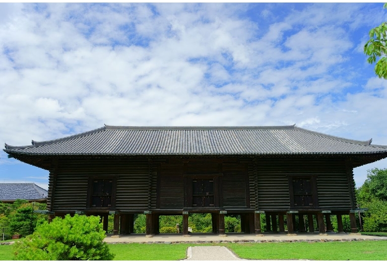 正倉院（奈良公園）