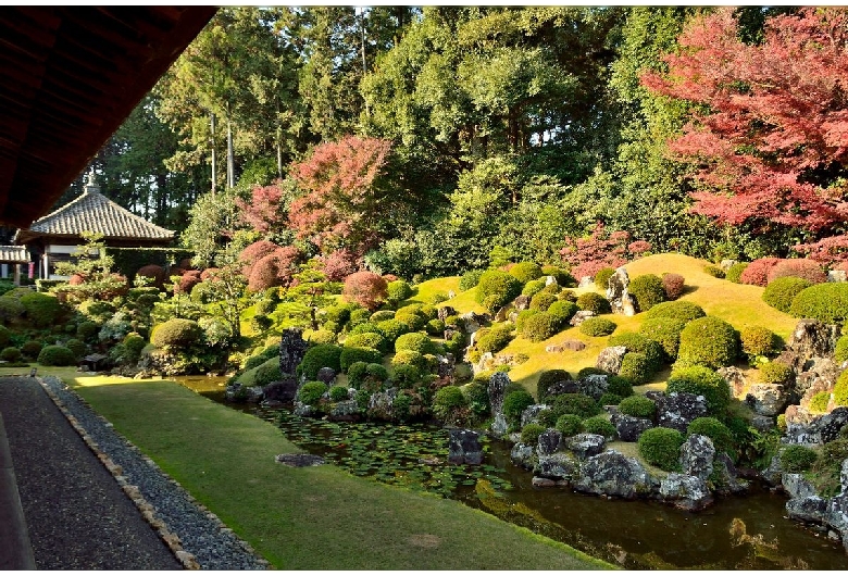 蓮華院誕生寺奥之院