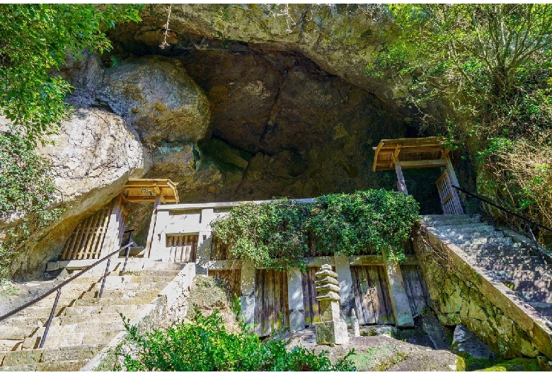 霊巌洞・霊厳禅寺