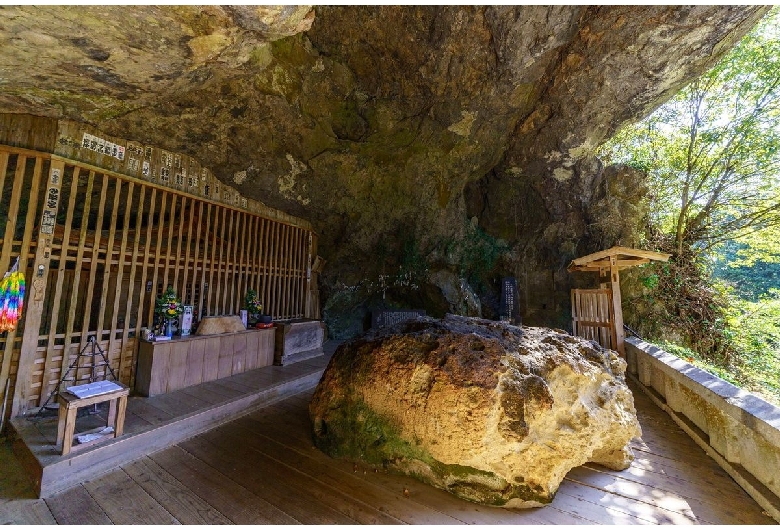 霊巌洞・霊厳禅寺