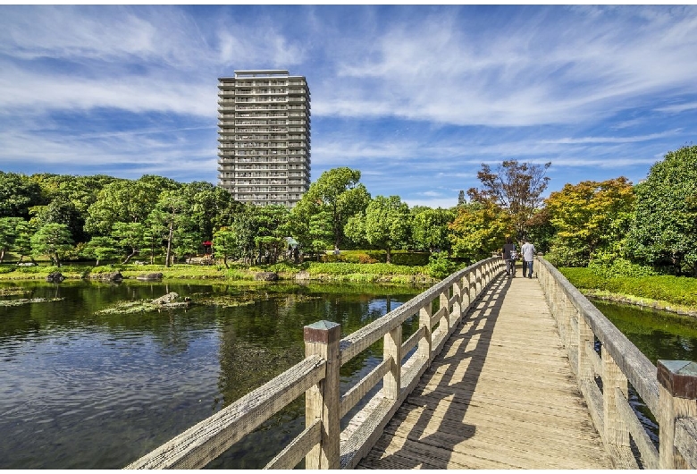 白鳥庭園