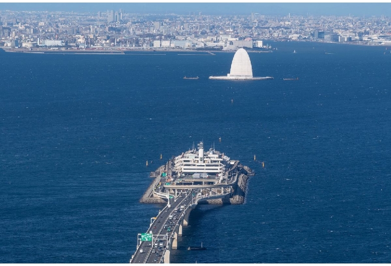 海ほたるパーキングエリア（東京湾アクアライン）