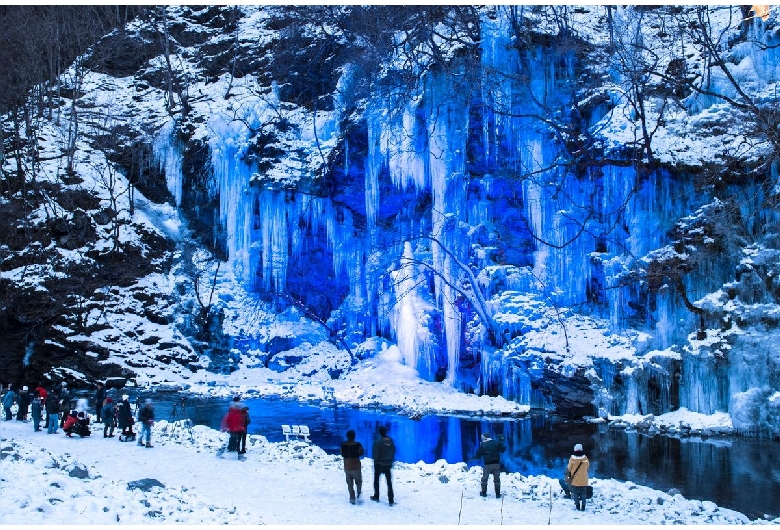 三十槌の氷柱