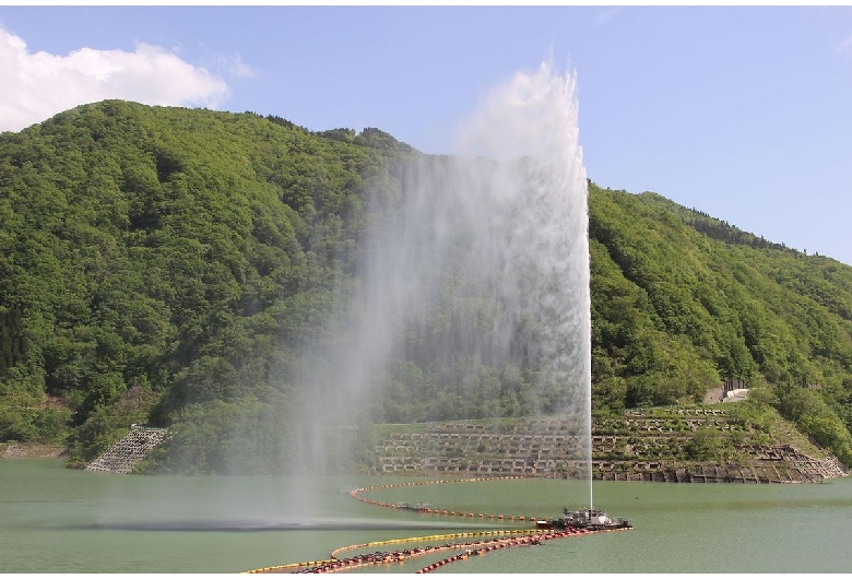 月山湖噴水