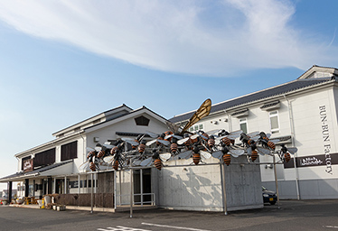 山田養蜂場 お菓子工房 ぶんぶんファクトリー
