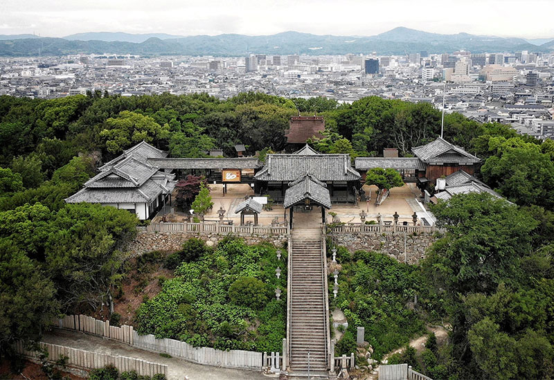 足髙神社