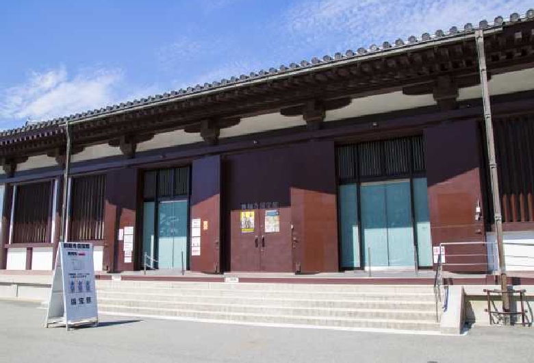 興福寺国宝館
